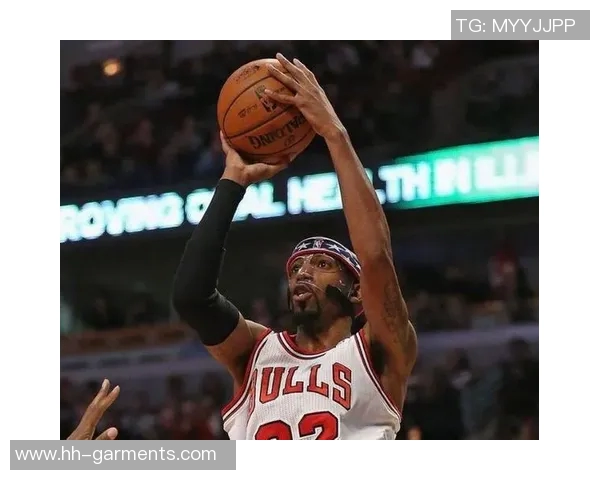 黄丽的篮球之路：从梦想起航到职业生涯的精彩回顾