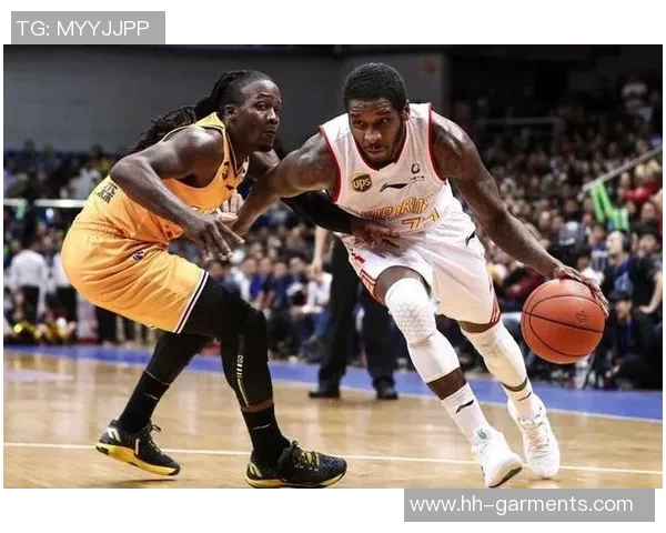 广州羽毛球队在全国锦标赛积分榜上以54分稳居第一名展现强劲实力